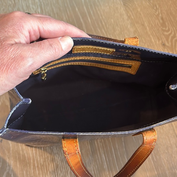 Louis Vuitton Reade Patent Leather Vernis Handbag Purple - Picture 10 of 16